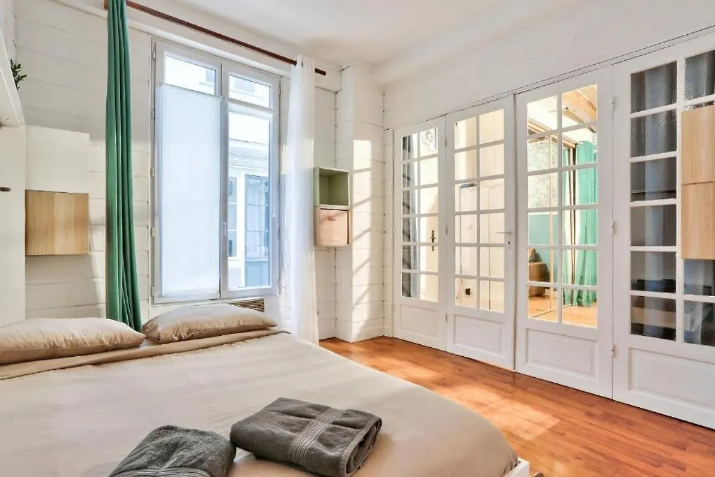 פריז Appartement Tour Eiffel Champs De Mars 0*,  צרפת